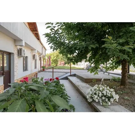 Casa Sapte Din Sapte Curtea De Arges Exterior photo