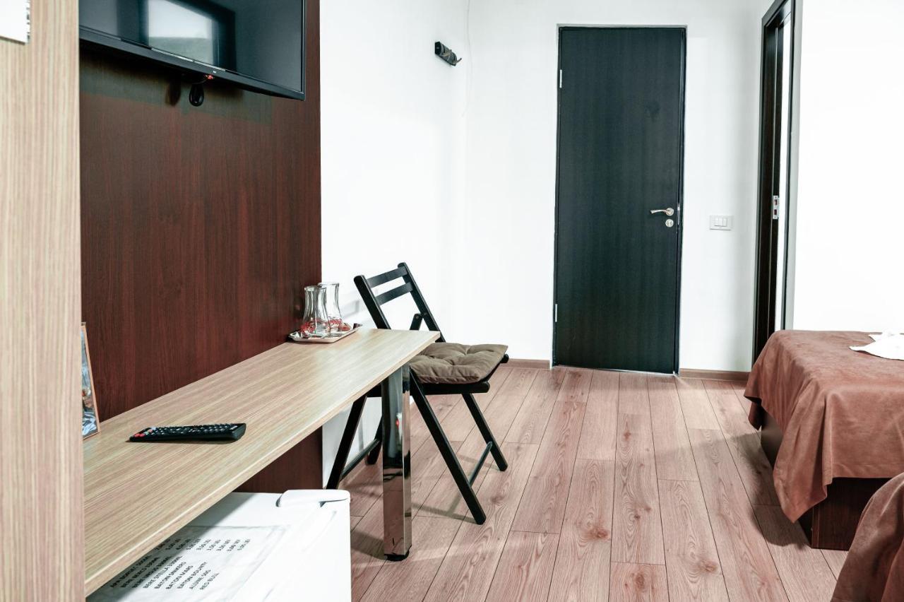 Pensiune Casa șapte Din șapte Curtea de Argeş